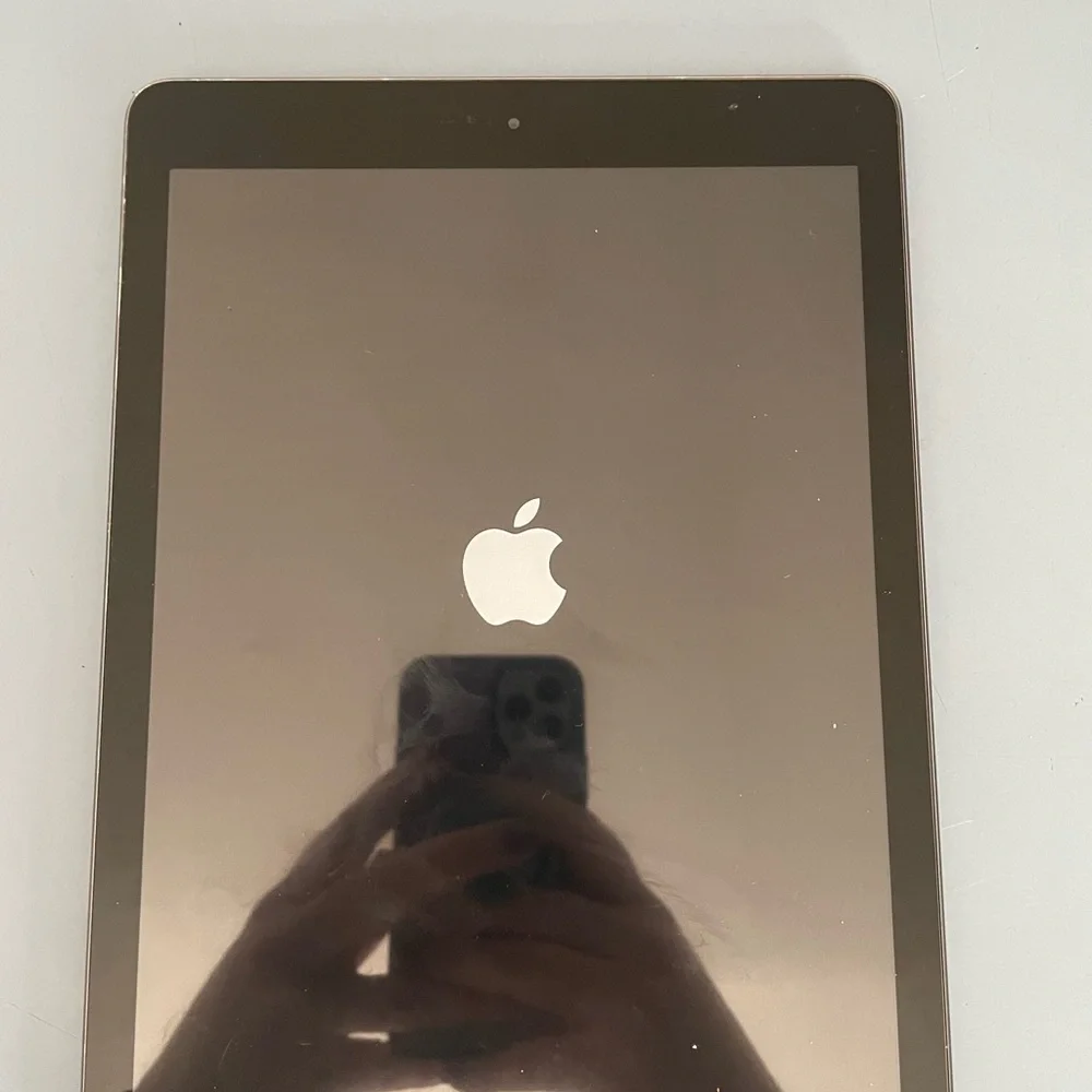 Apple Tablet - Sleek Black Finish